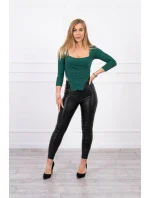 Tmavozelená blúzka s rebrovaným výstrihom