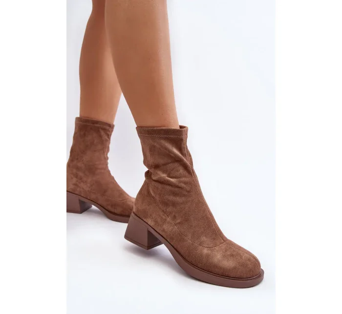 Topánky na podpätku model 189841 Krok vo veľkom štýle Topánky na podpätku model 189841 Krok vo veľkom štýle