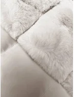 Dámska zimná bunda vo farbe ecru s ozdobnou kožušinou (5M3158-254)