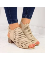 Dámské ažurové sandály béžové model 21904482 - Sabatina