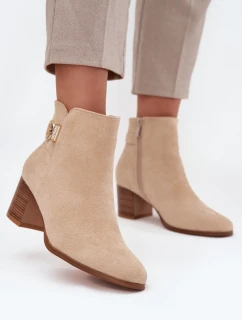 Zateplené dámské kotníkové boty na podpatku se zlatým detailem béžové model 21708228 - Boto