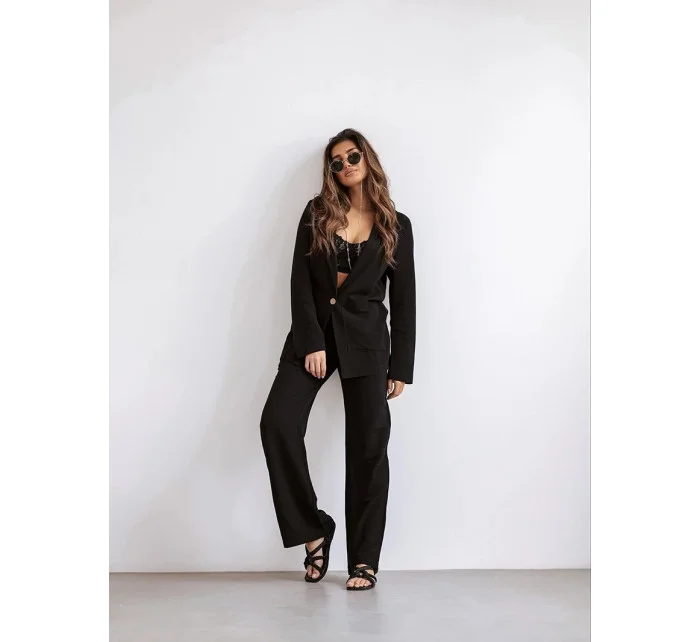 Čierny dámsky oblek s plátnom (VE48) Čierny dámsky oblek s plátnom (VE48)