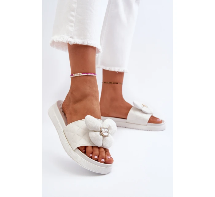 Dámské šedé sandály s ozdobou na nízké platformě model 21653408 - Boto Dámské šedé sandály s ozdobou na nízké platformě model 21653408 - Boto