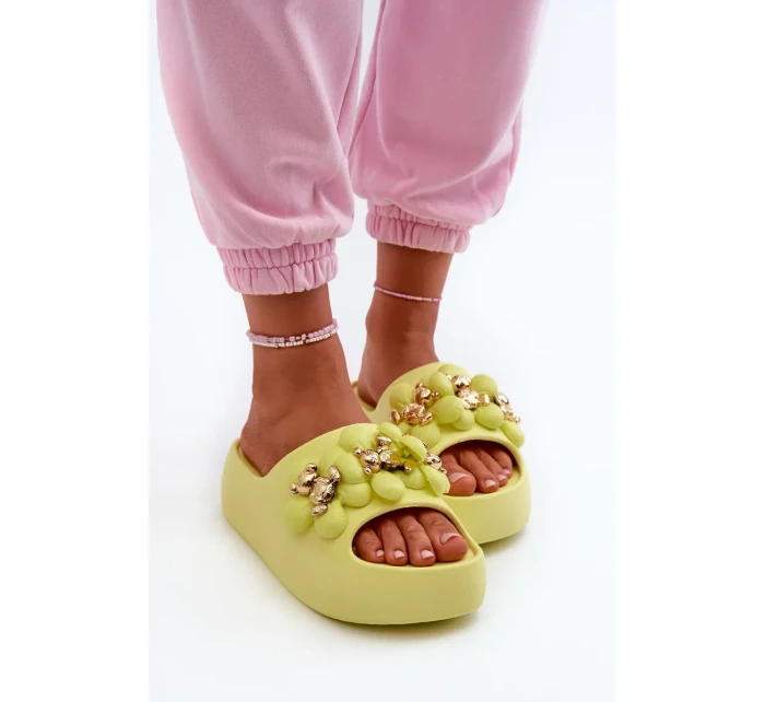 Dámske penové papuče s ozdobou na hrubej podrážke, limetkové Bremavia