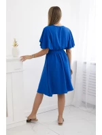 Šaty s model 21915251 výstřihem chrpově modrá - K-Fashion