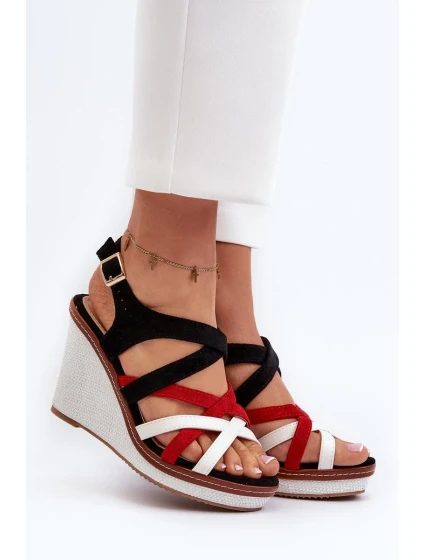 Model topánok na podpätku 197174 Krok v štýle Model topánok na podpätku 197174 Krok v štýle