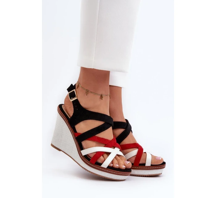 Model topánok na podpätku 197174 Krok v štýle Model topánok na podpätku 197174 Krok v štýle