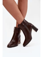 Dámské kotníkové boty na podpatku s páskem a zlatým detailem čokoládové model 21747880 - Boto Dámské kotníkové boty na podpatku s páskem a zlatým detailem čokoládové model 21747880 - Boto