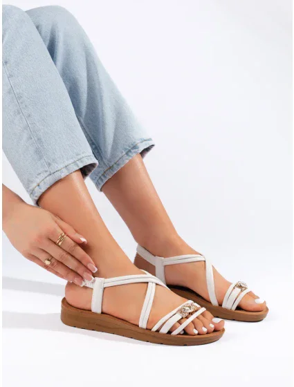 Zajímavé bílé sandály dámské bez podpatku Zajímavé bílé sandály dámské bez podpatku