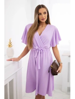 Šaty s model 22048737 výstřihem světle fialová - K-Fashion