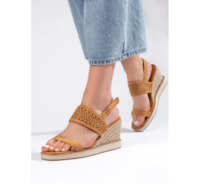 Moderní sandály dámské hnědé na klínku Moderní sandály dámské hnědé na klínku