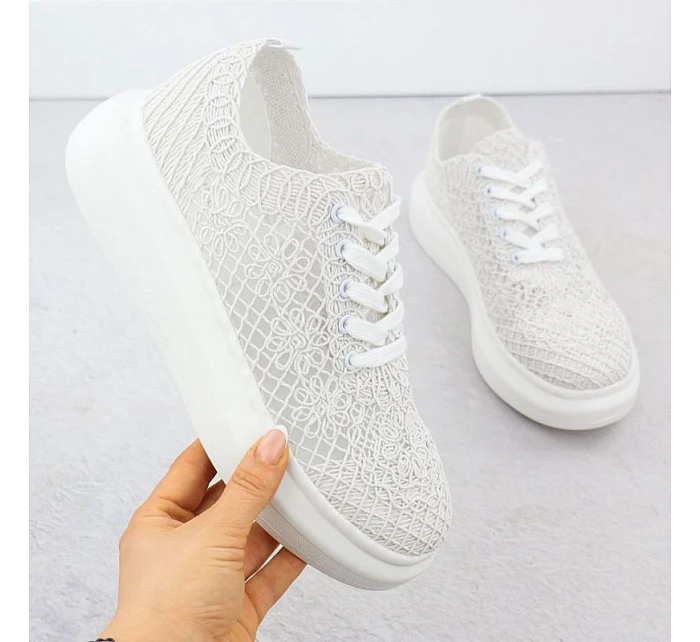 Dámské boty na platformě šněrovací bílé model 22098381 - VINCEZA