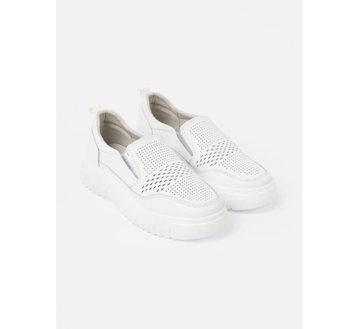 Štýlové biele dámske topánky na platforme Štýlové biele dámske topánky na platforme