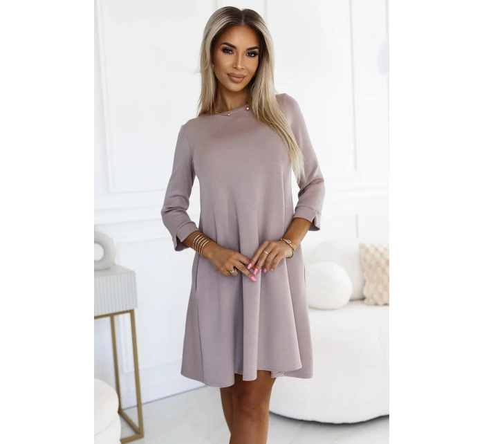 579-1 Klasické trapézové šaty s čiernym opaskom - béžové 579-1 Klasické trapézové šaty s čiernym opaskom - béžové