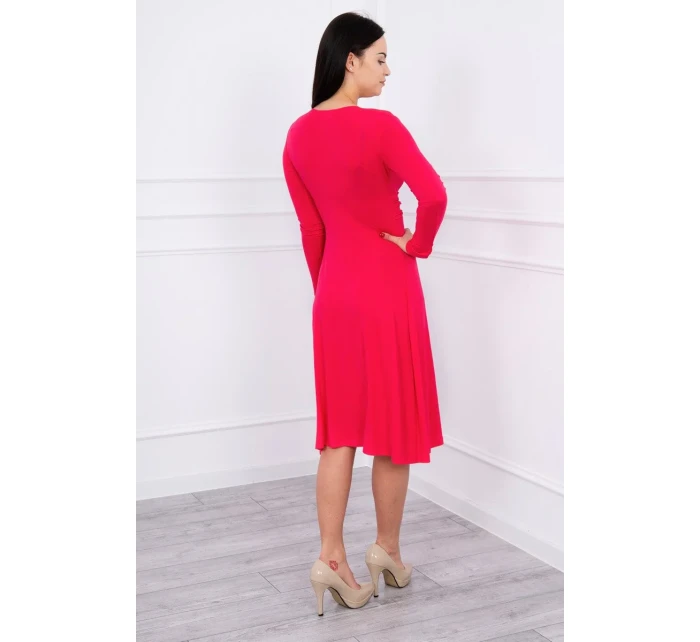 Šaty s průstřihem pod prsy fuchsiová