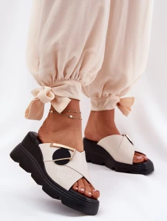 Eleganckie Skórzane Klapki Damskie Na Koturnie Z Ozdobą Artiker 56C1585 Beżowe