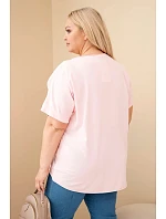 Dámská bavlněná halenka Plus Size s model 22212484 květinami cukrově růžová - K-Fashion Dámská bavlněná halenka Plus Size s model 22212484 květinami cukrově růžová - K-Fashion
