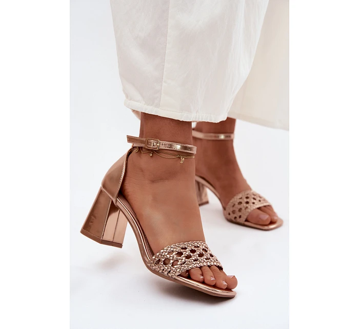 Dámské sandály na podpatku s pleteným vzorem model 22122876 - Boto