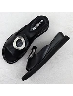 Dámské žabky na nízkém podpatku černé M.Daszynski