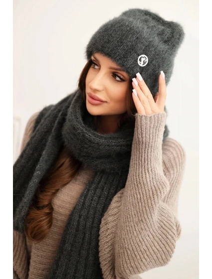 Dámska súprava čiapky a šálu z mäkkej priadze graphite