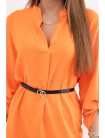 Šaty s dlhším chrbtom a oranžovým opaskom Šaty s dlhším chrbtom a oranžovým opaskom