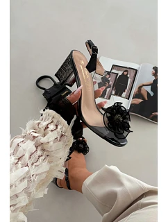 Sandále na podpätku model 226341 Vykročte štýlovo