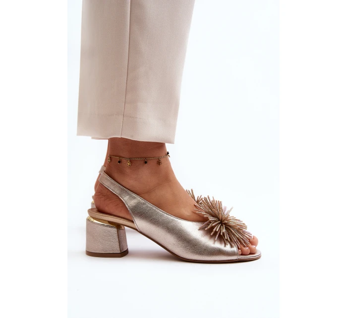 Skórzane Sandały Z Ozdobą Laura Messi 2719 Złote