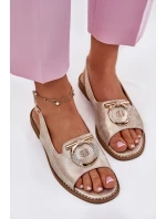 Elegantní Sandály S Dekorací Na Plochém Podpatku model 21698171 Zlaté - S.Barski