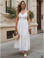 sukienka maxi na biała model 22212344 - FashionStreet sukienka maxi na biała model 22212344 - FashionStreet