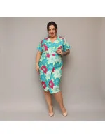 Kvetinové obálkové šaty s dĺžkou po kolená zeleno-fuchsiová (742)
