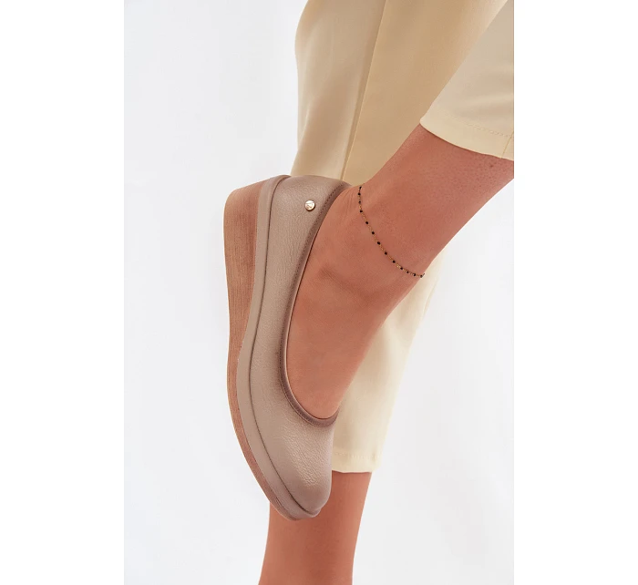 Kožené dámské polobotky na platformě Vinceza Béžové