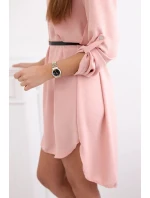 Šaty s dlhším chrbtom a pásom púdrovo ružové Šaty s dlhším chrbtom a pásom púdrovo ružové