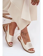 Dámské sandály na nízkém podpatku s ozdobou S.Barski KV61-6016 Krémové