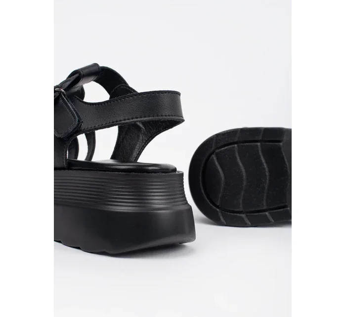 Vynikajúce čierne sandále na platforme pre ženy Vynikajúce čierne sandále na platforme pre ženy
