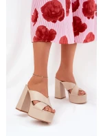 Dámské sandály na platformě s podpatkem Béžová Shoes model 21471948 - Inello Dámské sandály na platformě s podpatkem Béžová Shoes model 21471948 - Inello