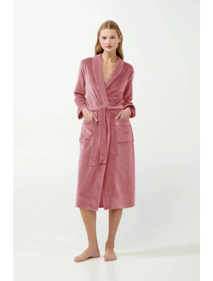 Dámský sametový župan model 21782935 Pudr růžová - Vamp Dámský sametový župan model 21782935 Pudr růžová - Vamp