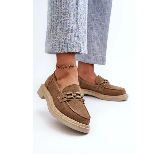 Dámske semišové mokasíny na podpätku s ozdobou D&A Brown Dámske semišové mokasíny na podpätku s ozdobou D&A Brown