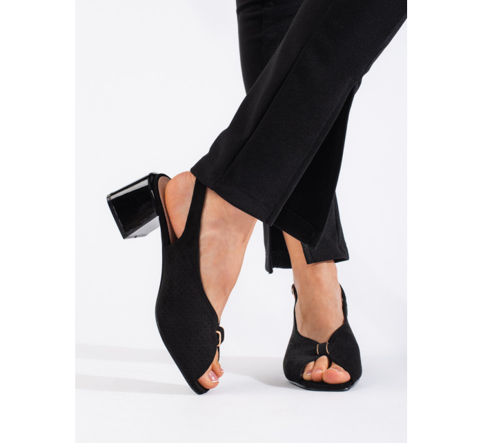 Luxusné dámske sandále čiernej farby na širokom podpätku