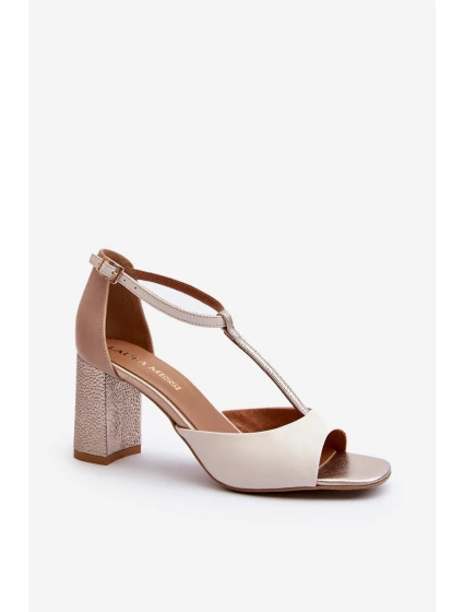 Kožené sandály na podpatku model 21647425 béžové - Laura Messi