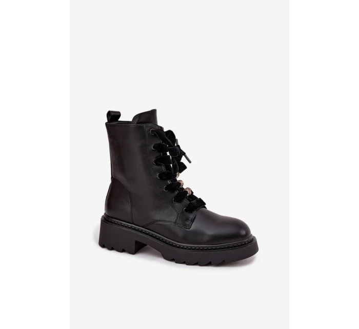 Zateplené dámské kotníkové boty s ozdobným šněrováním černé model 21715077 - Boto Zateplené dámské kotníkové boty s ozdobným šněrováním černé model 21715077 - Boto