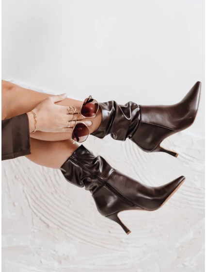 Boty na podpatku s svrškem hnědé Dstreet model 21993066 - FashionStreet
