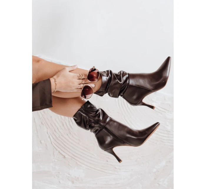 Boty na podpatku s svrškem hnědé Dstreet model 21993066 - FashionStreet