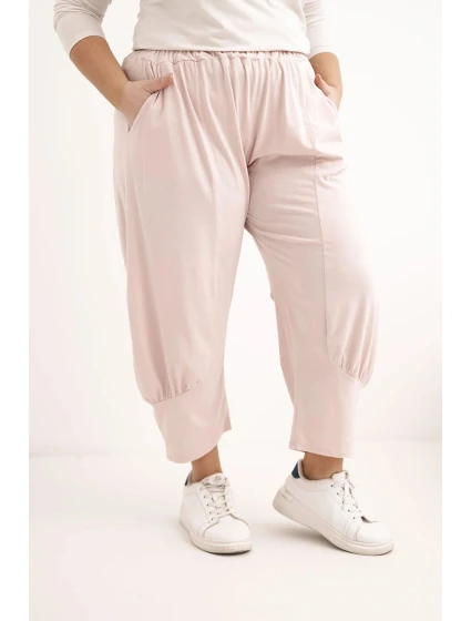 Dámské kalhoty Plus Size s nízkým model 21924471 a gumou v pase tmavě pudrově růžové - K-Fashion