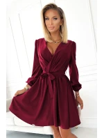 dámské šaty ve vínové bordó barvě s dekoltem model 17862834 - numoco