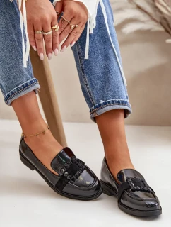 Dámske lakované mokasíny s čiernym zdobením Vinceza