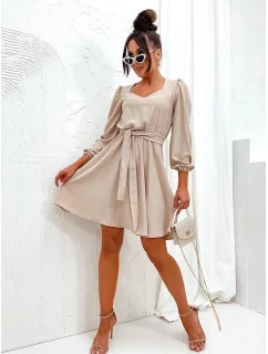Elegantné šaty s rozšíreným spodným dielom béžovej farby (8249)