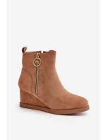 Zateplené boty na klínu s ozdobným zipem eko semišové camel model 21669825 - Boto