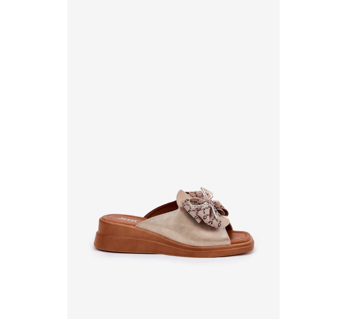 Dámské Pantofle Na Klínu S Mašlí Zlaté model 21692807 - Boto Dámské Pantofle Na Klínu S Mašlí Zlaté model 21692807 - Boto