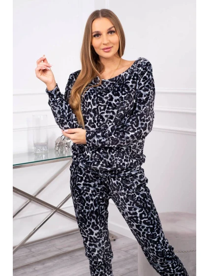 Velúrová súprava v čiernej farbe s leopardím potlačou