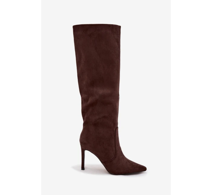 Zateplené dámské kozačky na jehlovém podpatku z eko semiše čokoládové model 21728457 - Boto Zateplené dámské kozačky na jehlovém podpatku z eko semiše čokoládové model 21728457 - Boto